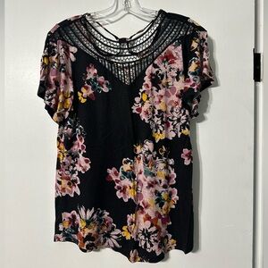 Maurices Floral Flutter Sleeve Lace Neck Womens Top Small